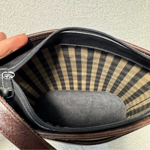 Vintage Brighton Leather Croc Embossed Shoulder Bag Brown Black Bucket Style - Picture 9 of 12